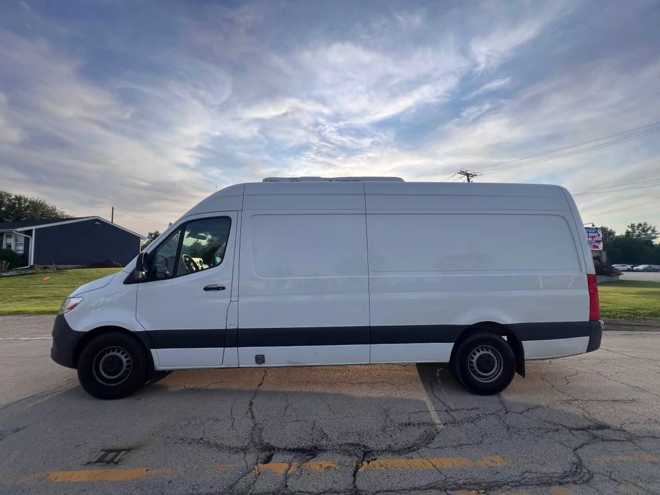 2023 Mercedes-Benz VS30 Sprinter - Image 4 of 23