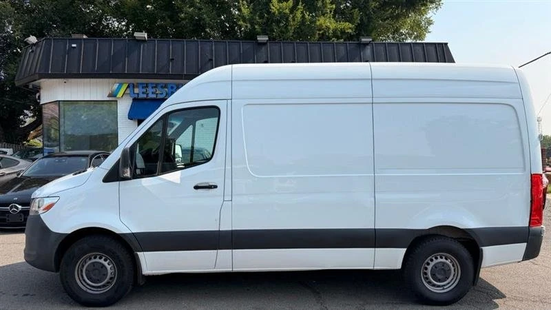 2023 Mercedes-Benz VS30 Sprinter - Image 2 of 11