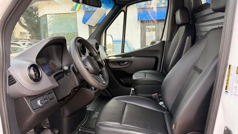 2023 Mercedes-Benz VS30 Sprinter - Image 8 of 11