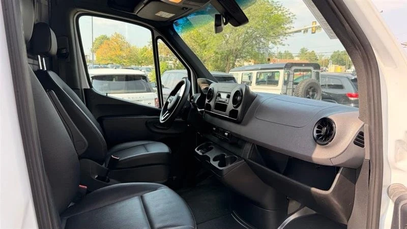 2023 Mercedes-Benz VS30 Sprinter - Image 7 of 11
