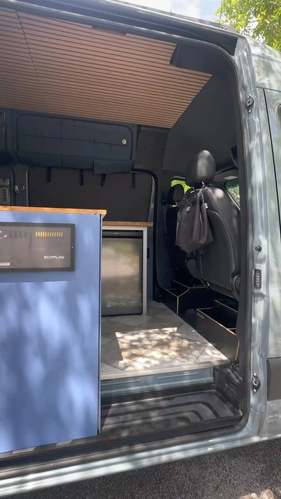 2023 Mercedes-Benz VS30 Sprinter - Image 6 of 8