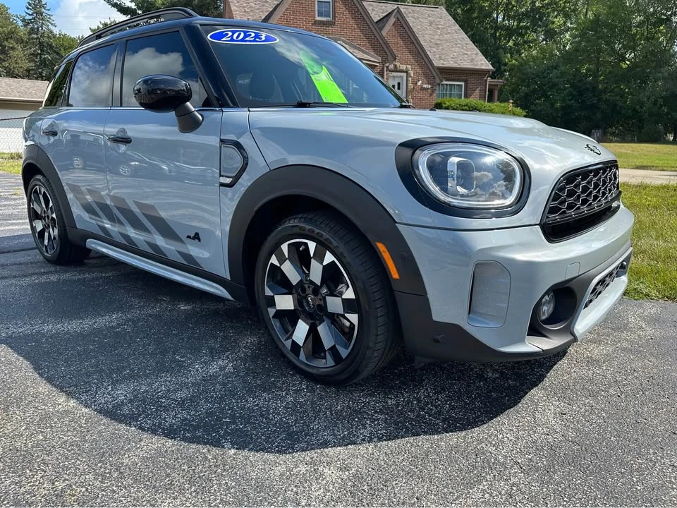 2023 Mini Mini 3rd Gen - Image 2 of 11