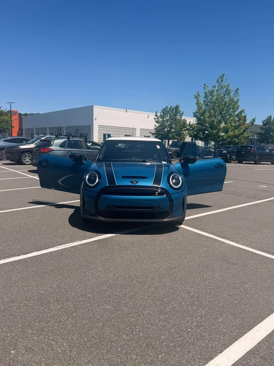 2023 Mini Mini 3rd Gen - Image 2 of 19