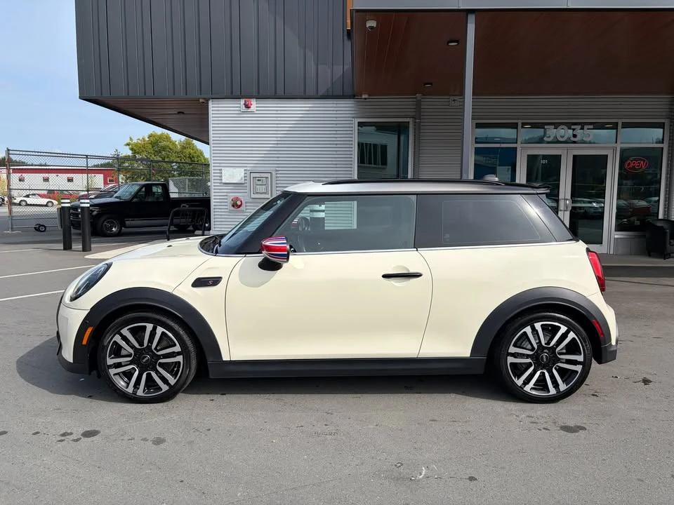 2023 Mini Mini Cooper S 3rd Gen - Image 5 of 20