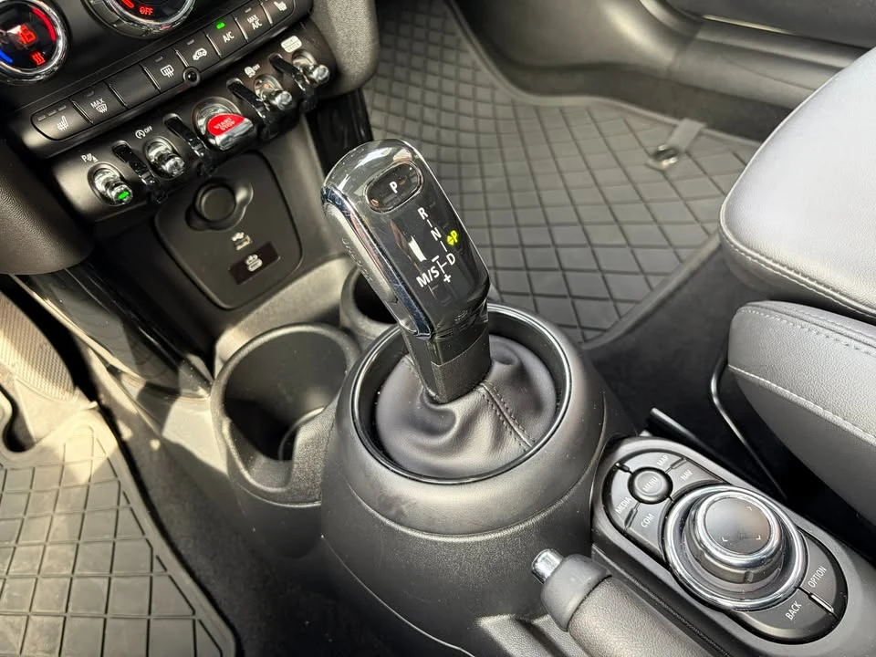 2023 Mini Mini Cooper S 3rd Gen - Image 17 of 20