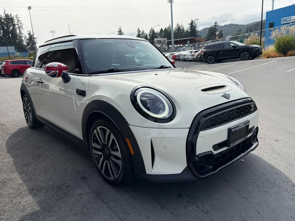 2023 Mini Mini Cooper S 3rd Gen - Image 10 of 20