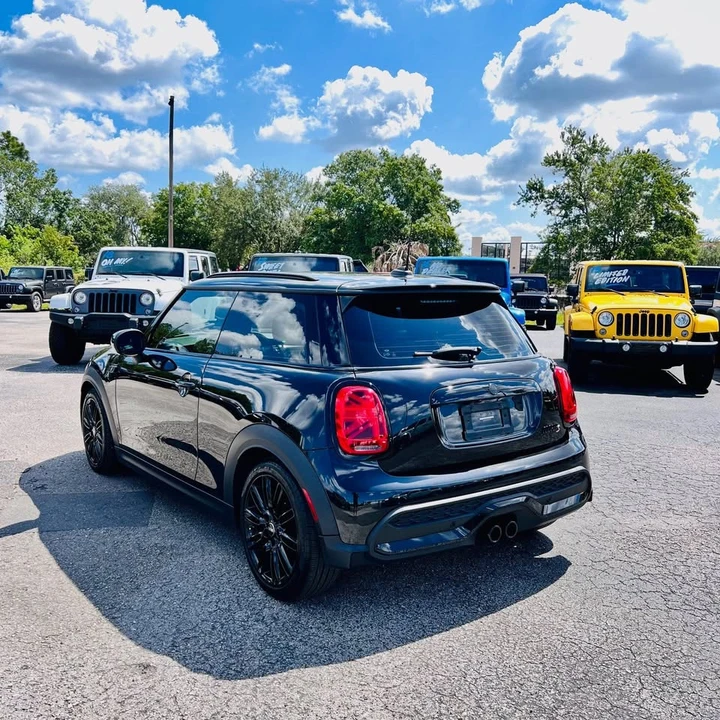 2023 Mini Mini Cooper S 3rd Gen - Image 5 of 17