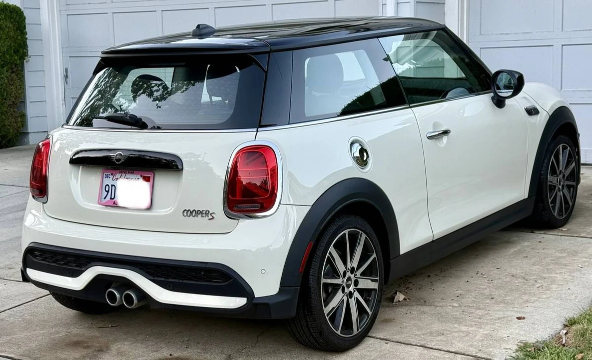 2023 Mini Mini Cooper S 3rd Gen - Image 12 of 16