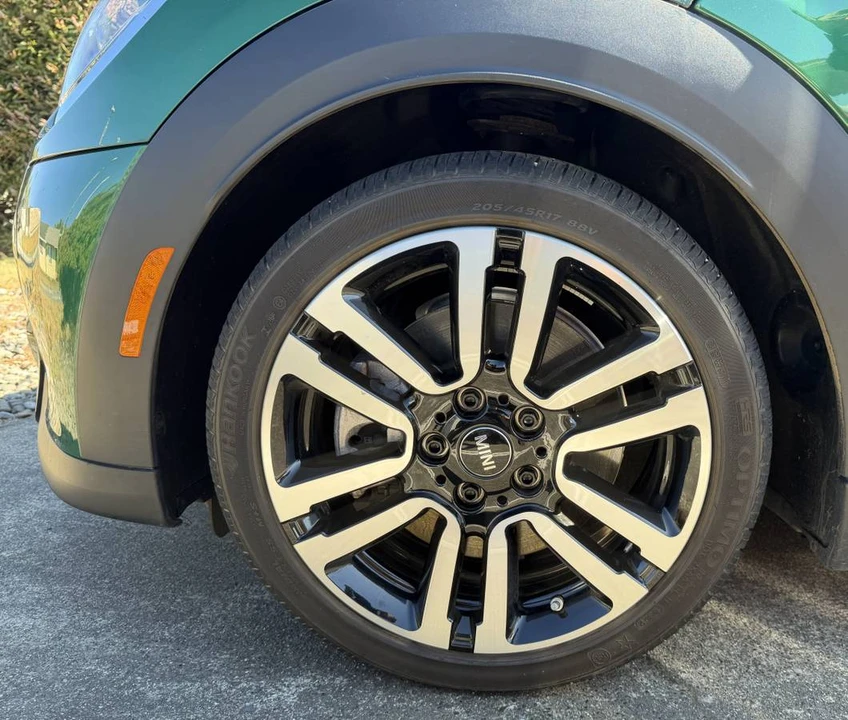 2023 Mini Mini Cooper S 3rd Gen - Image 19 of 24
