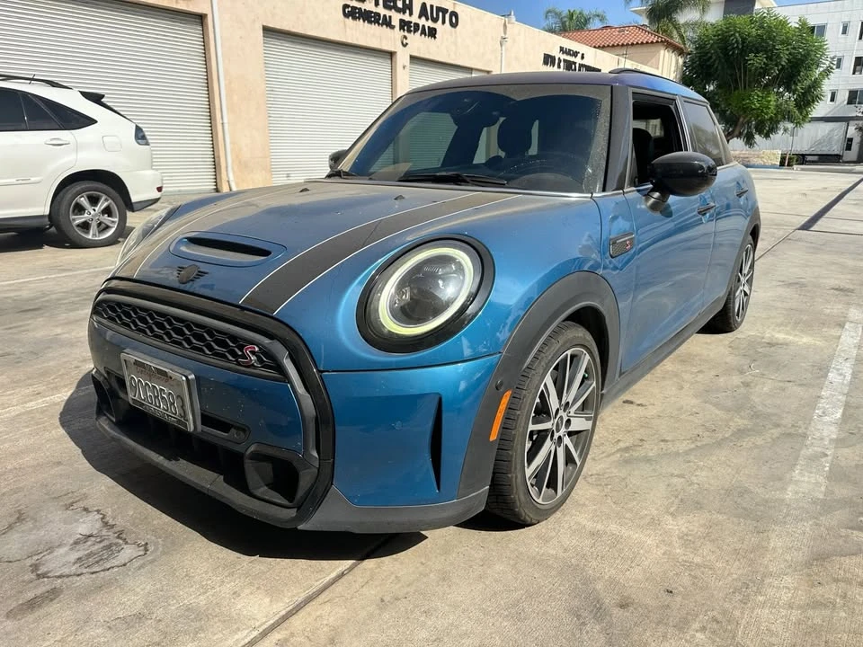 2023 Mini Mini Cooper S 3rd Gen - Image 9 of 10