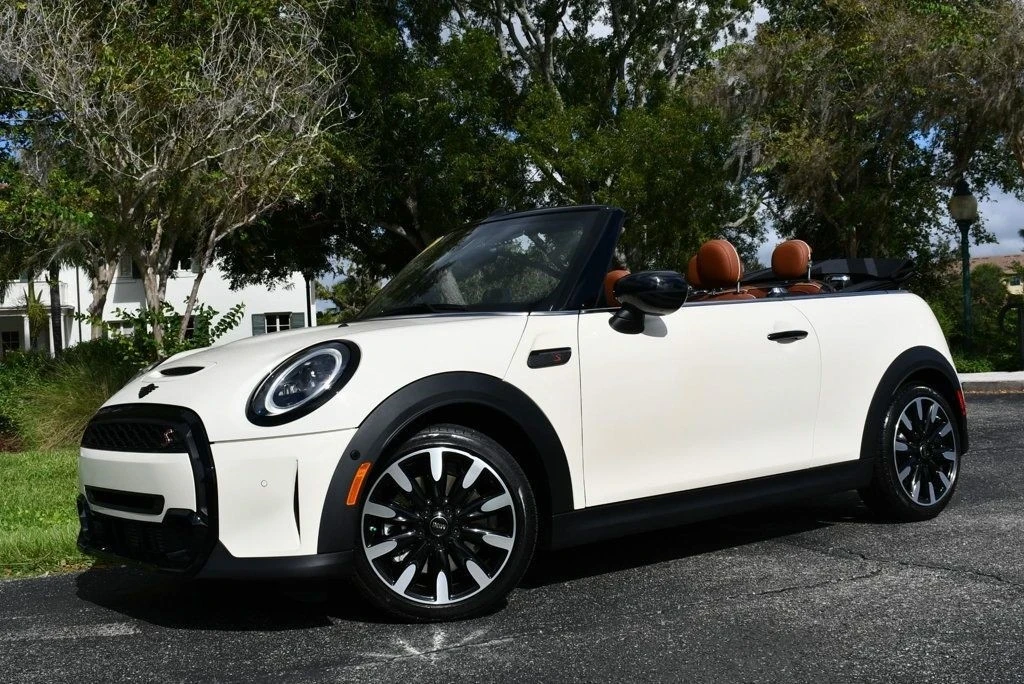 2023 Mini Mini Cooper S 3rd Gen - Image 19 of 21