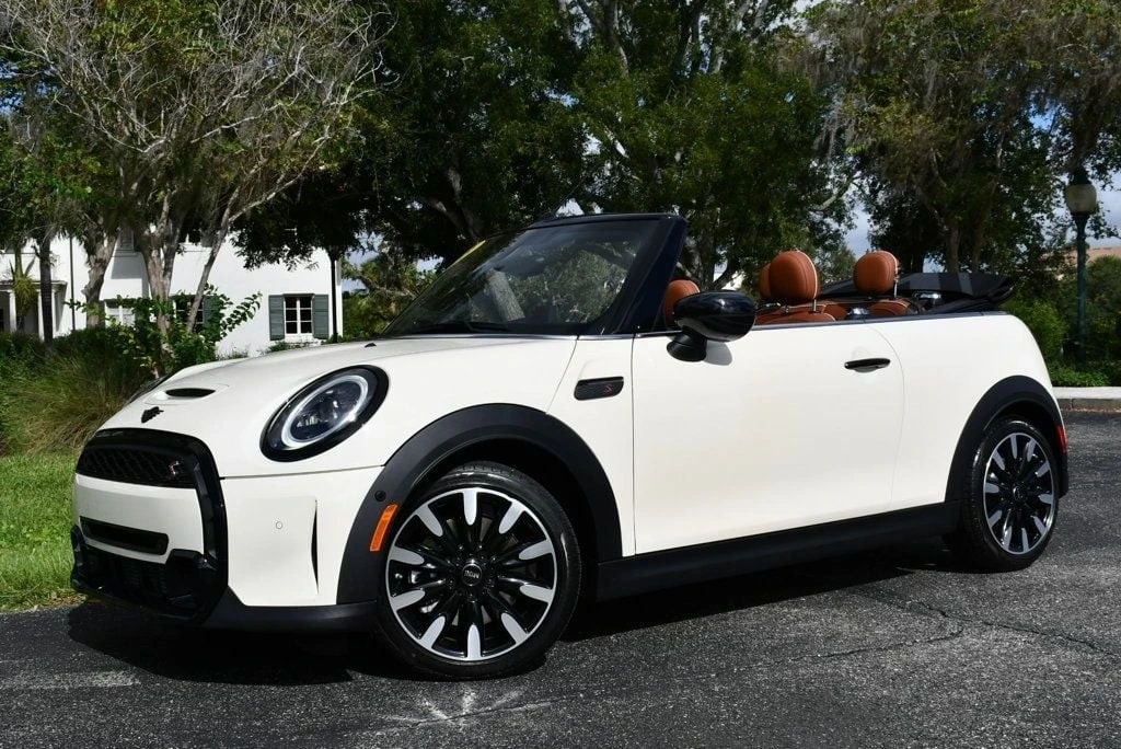2023 Mini Mini Cooper S 3rd Gen - Image 20 of 21