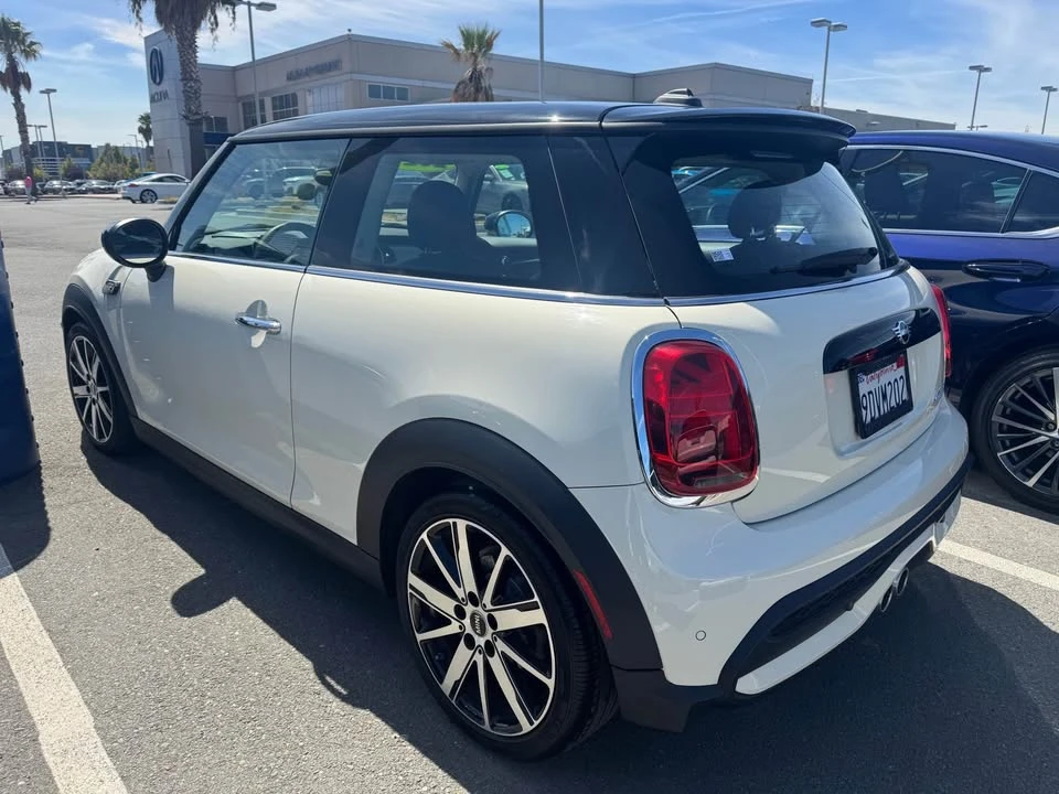 2023 Mini Mini 3rd Gen - Image 4 of 4