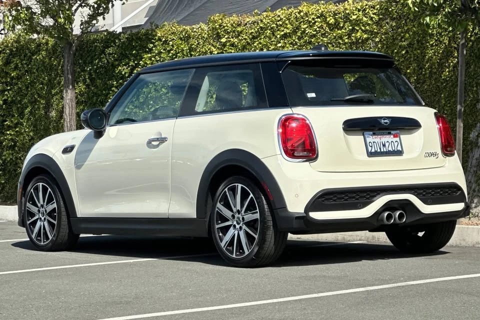 2023 Mini Mini Cooper S 3rd Gen - Image 5 of 20