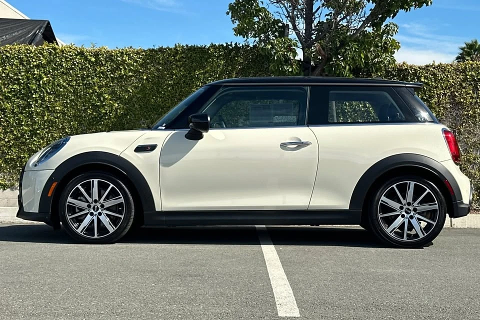 2023 Mini Mini Cooper S 3rd Gen - Image 6 of 20