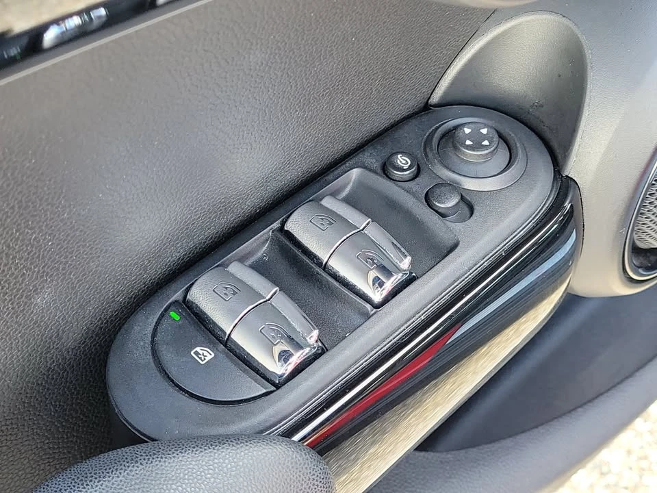 2023 Mini Mini Cooper S 3rd Gen - Image 14 of 20