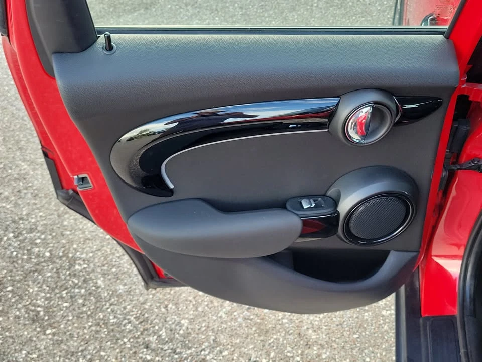 2023 Mini Mini Cooper S 3rd Gen - Image 8 of 20