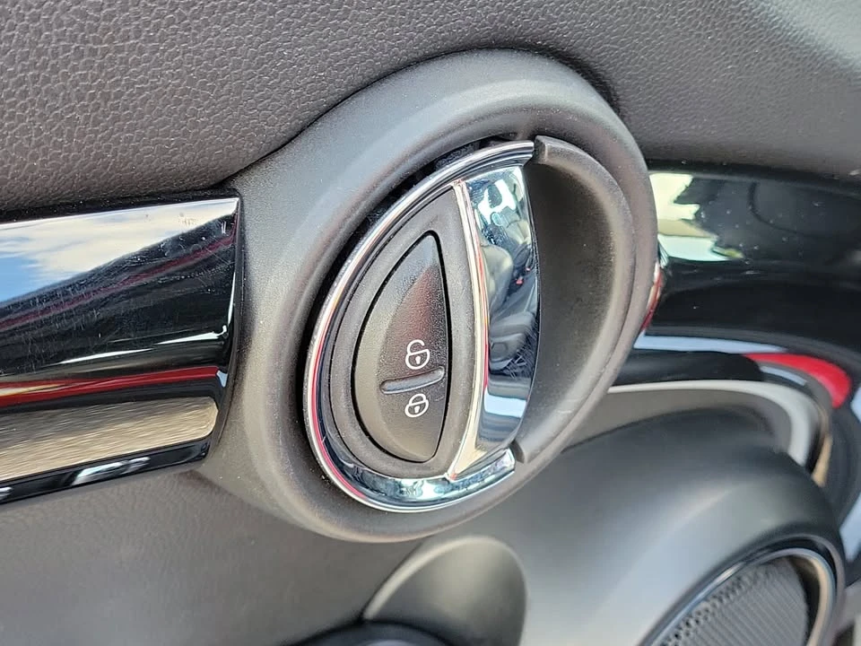 2023 Mini Mini Cooper S 3rd Gen - Image 13 of 20