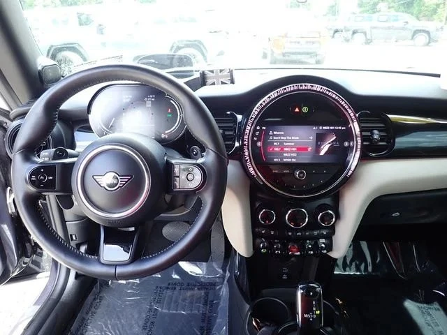 2023 Mini Mini Cooper S 3rd Gen - Image 18 of 20