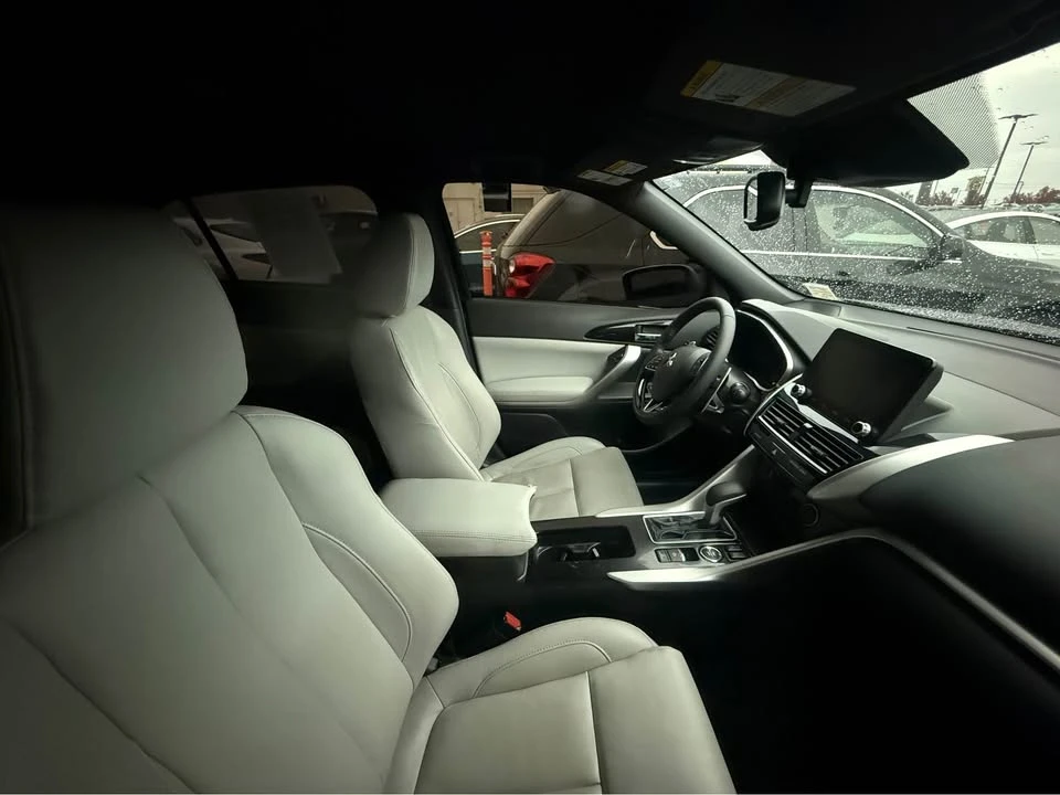 2023 Mitsubishi Eclipse Cross - Image 2 of 4