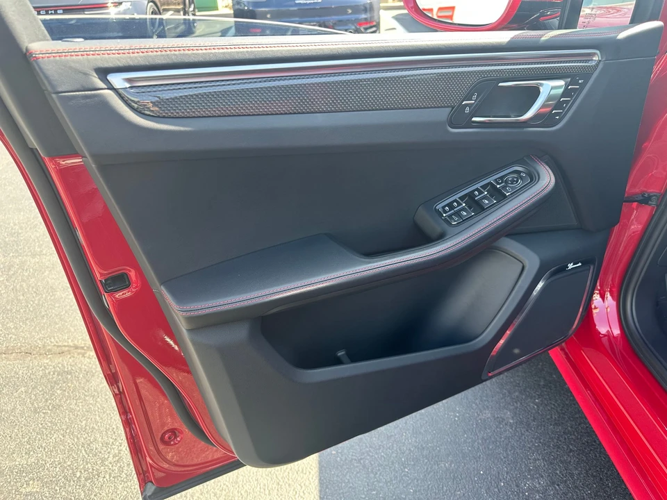 2023 Porsche Macan GTS - Image 3 of 5