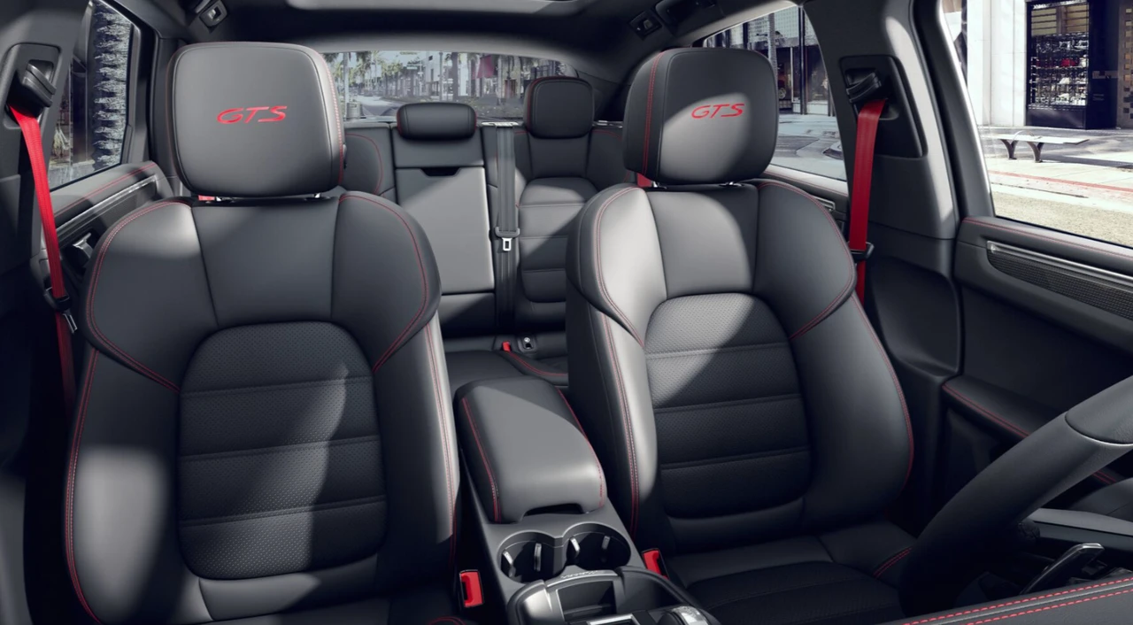 2023 Porsche Macan GTS - Image 6 of 7