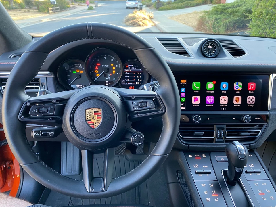 2023 Porsche Macan GTS - Image 11 of 17