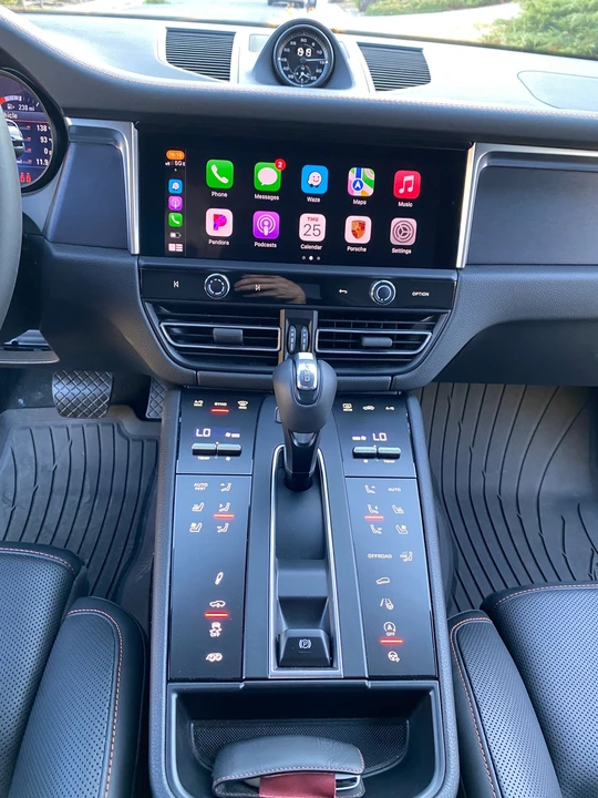 2023 Porsche Macan GTS - Image 12 of 17
