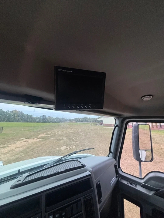 2023 Mack - Image 7 of 11