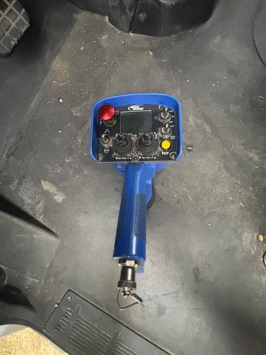 2023 Mack - Image 10 of 11