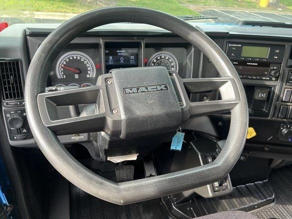 2023 Mack - Image 19 of 21