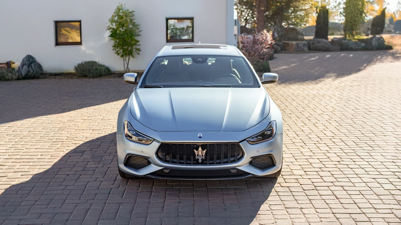 2023 Maserati Ghibli 3rd Gen - Image 2 of 31