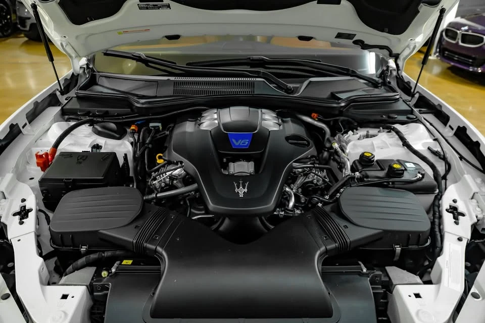 2023 Maserati Ghibli 3rd Gen - Image 19 of 20
