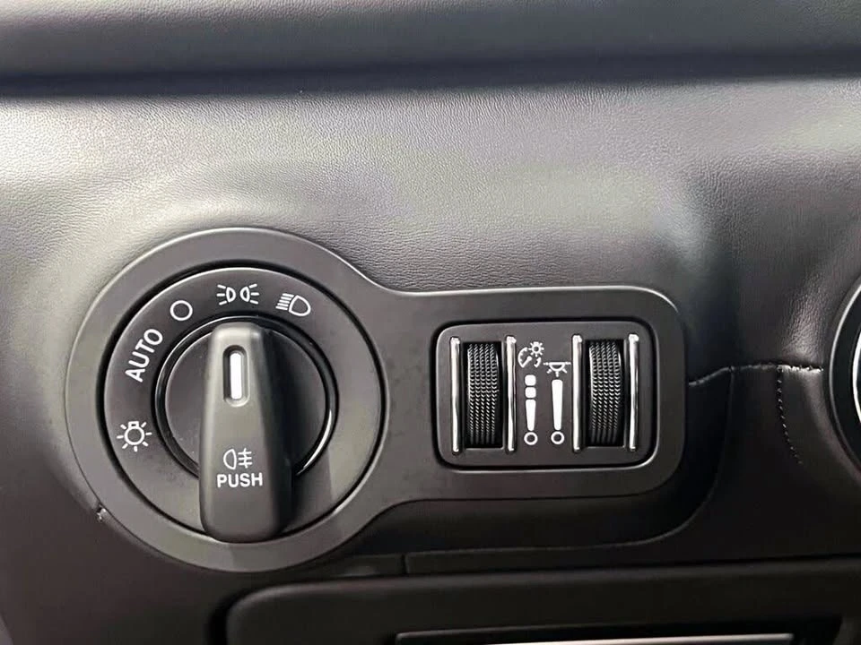2023 Maserati Ghibli 3rd Gen - Image 15 of 20