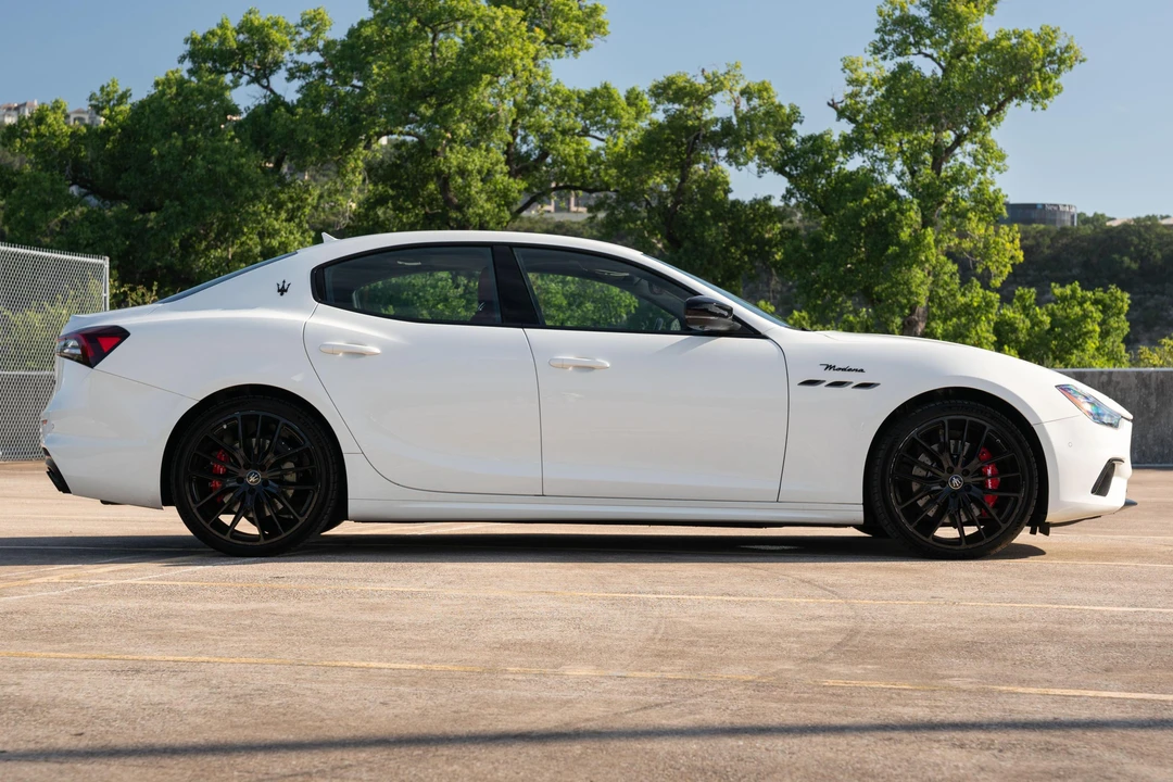 2023 Maserati Ghibli 3rd Gen - Image 3 of 31
