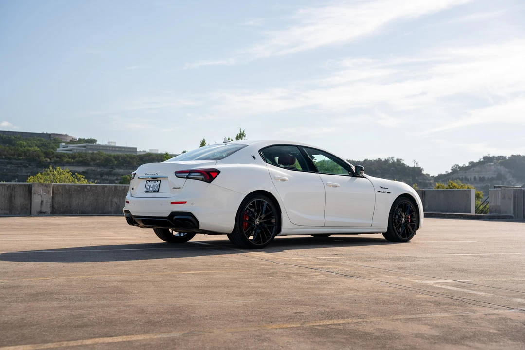 2023 Maserati Ghibli 3rd Gen - Image 19 of 31