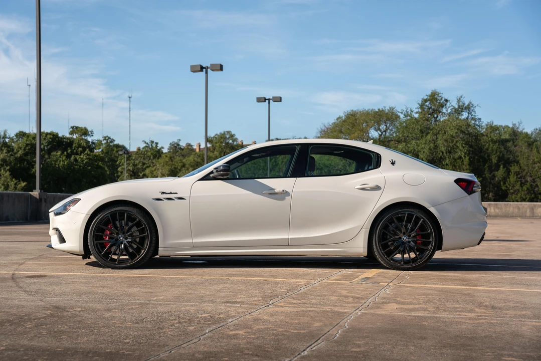2023 Maserati Ghibli 3rd Gen - Image 13 of 31