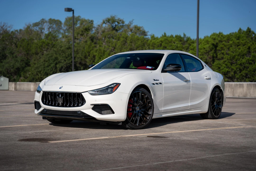 2023 Maserati Ghibli 3rd Gen - Image 12 of 31