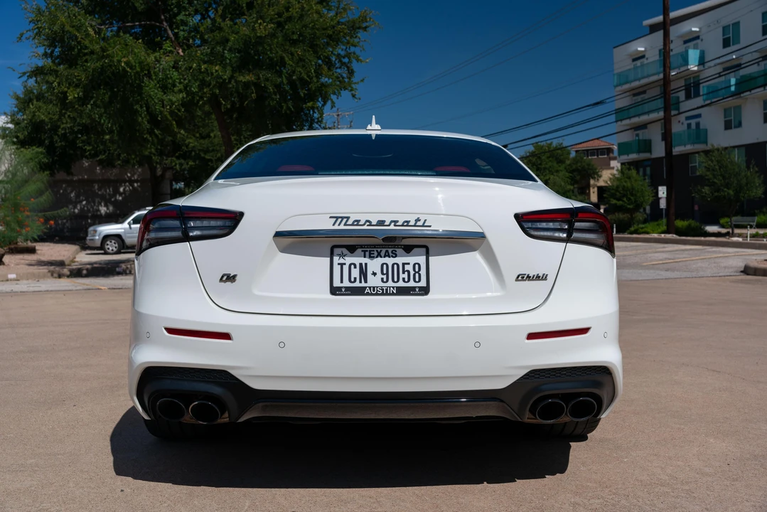 2023 Maserati Ghibli 3rd Gen - Image 17 of 31