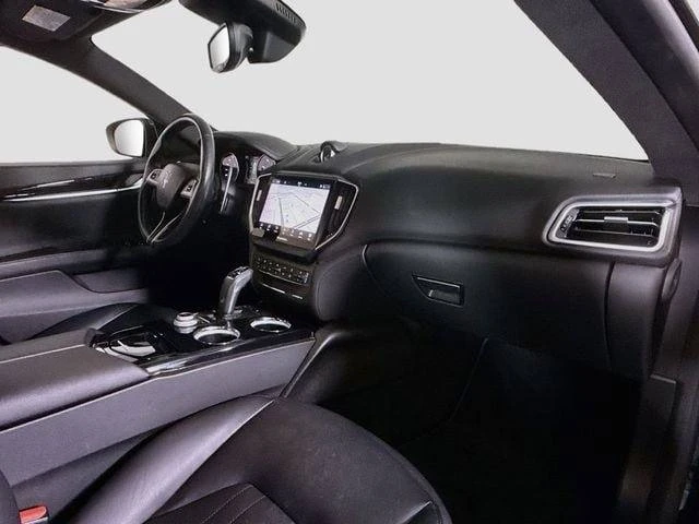 2023 Maserati Ghibli 3rd Gen - Image 15 of 20