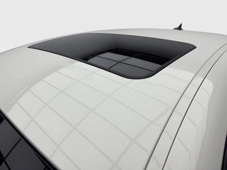 2023 Maserati Ghibli 3rd Gen - Image 14 of 31