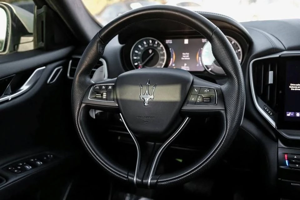 2023 Maserati Ghibli 3rd Gen - Image 15 of 20