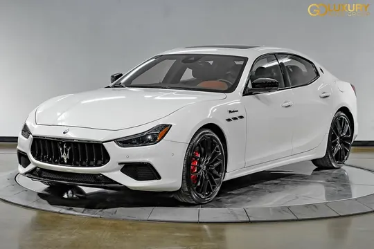 2023 Maserati Ghibli Modena Nerissimo