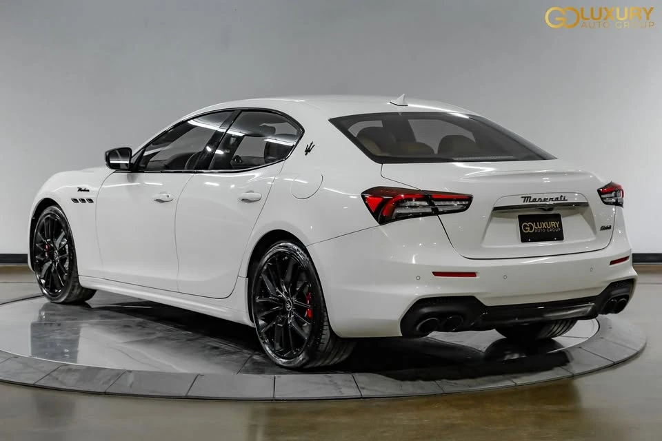 2023 Maserati Ghibli 3rd Gen - Image 14 of 17