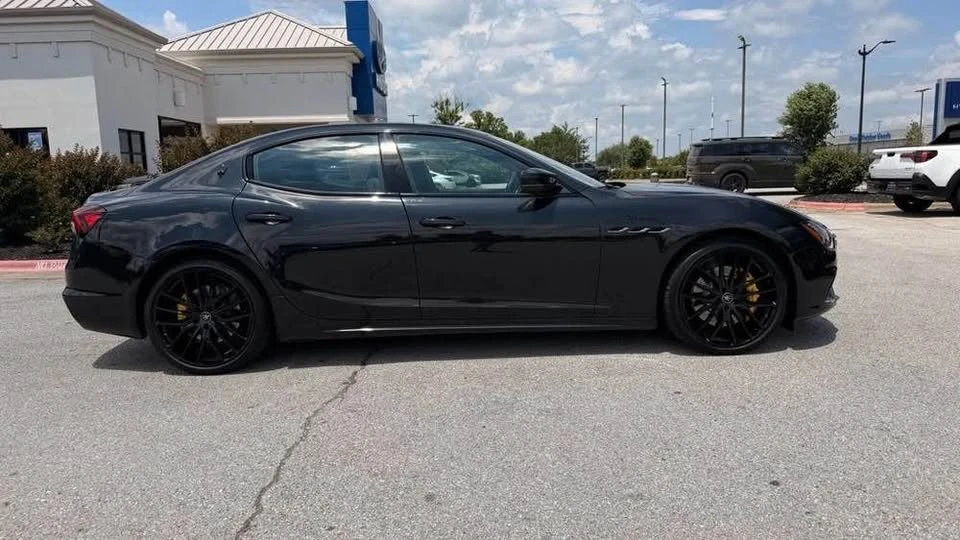 2023 Maserati Ghibli 3rd Gen - Image 5 of 15