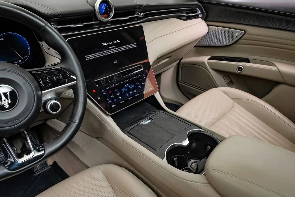 2023 Maserati Grecale - Image 2 of 20