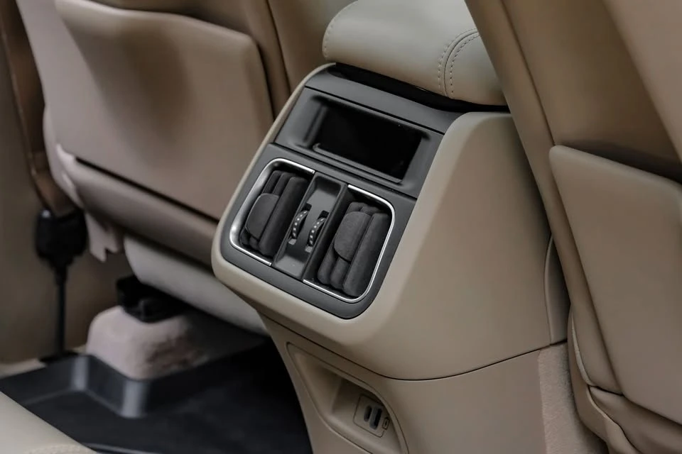 2023 Maserati Grecale - Image 2 of 20