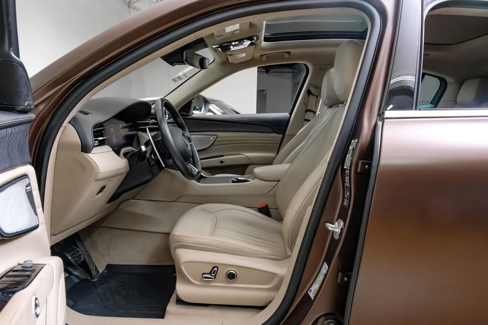 2023 Maserati Grecale - Image 8 of 20