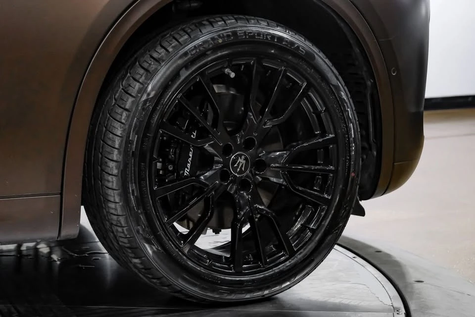 2023 Maserati Grecale - Image 2 of 20