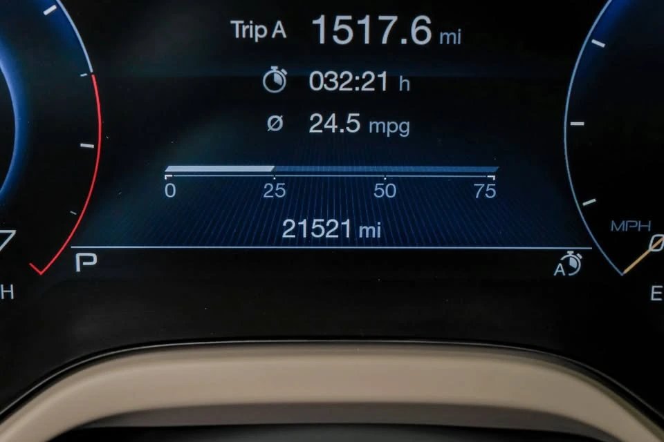 2023 Maserati Grecale - Image 2 of 18